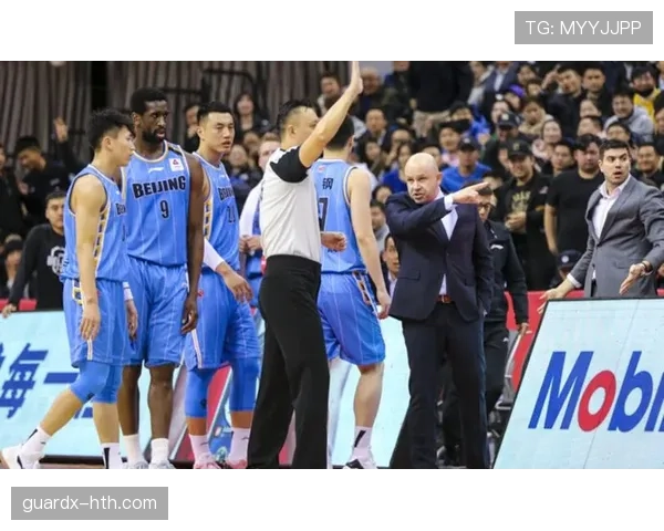 邓在掩护后突破解锁得分新高，效率明显优于同期表现