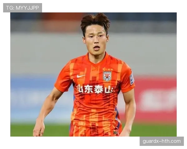 孙准浩赛场上拼到最后一秒，赛后在超市门口掏出让人瞬间安静的那张卡